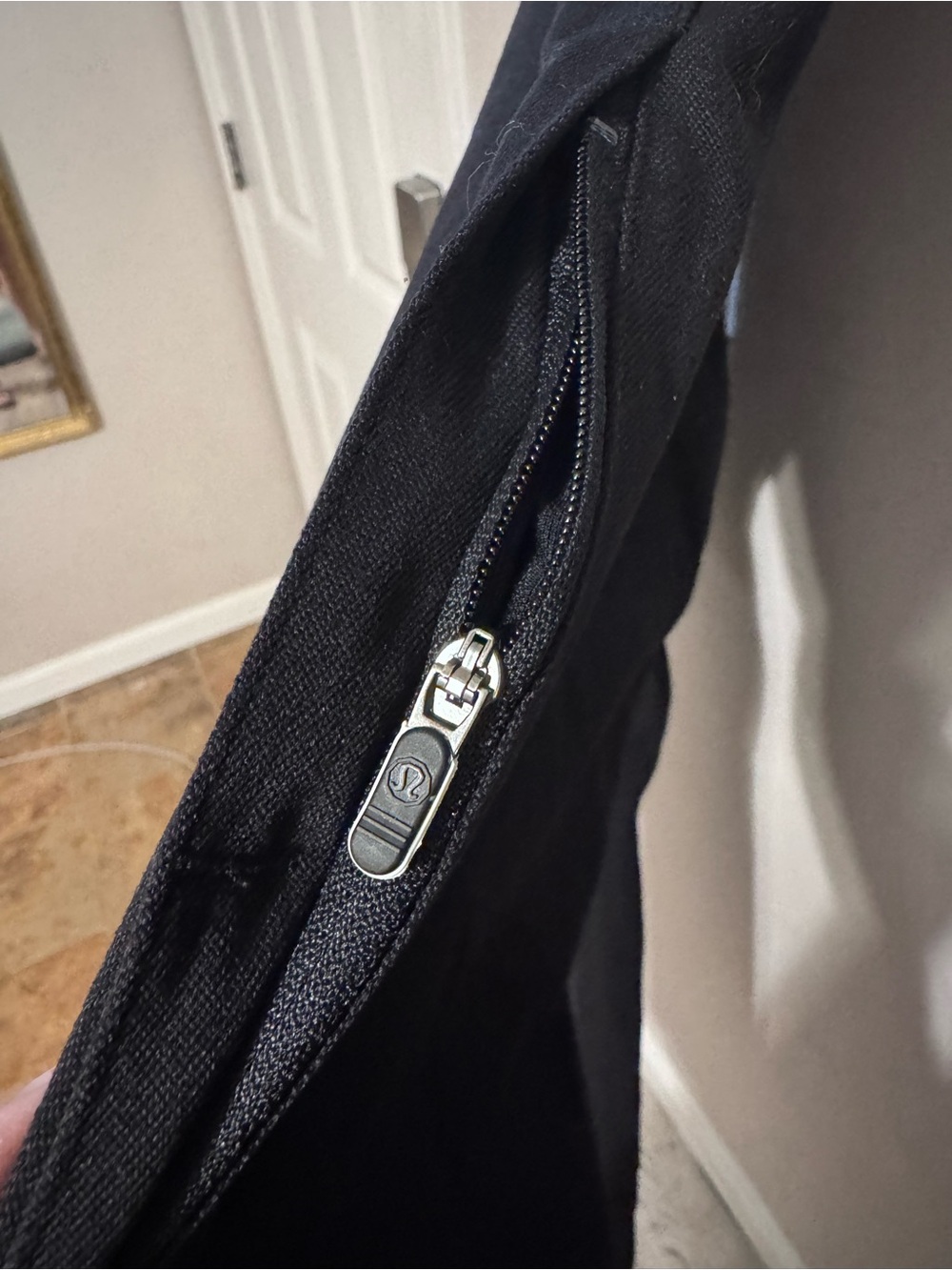 Women’s black Lululemon pants - Picture 5 of 6